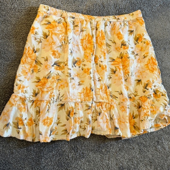 American Eagle | Floral Wrap Mini Skirt - Picture 2 of 5